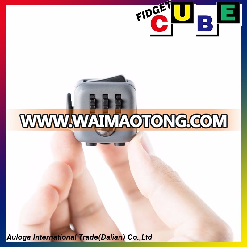 Amazon hot selling 2017 tri fidget cube