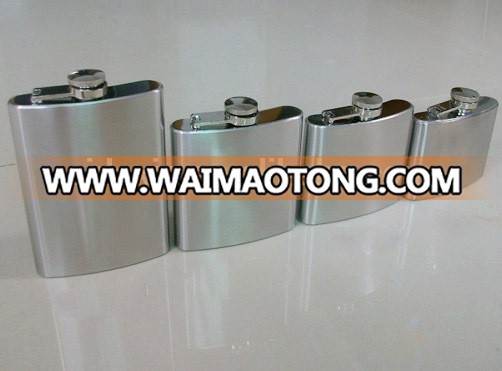 Mini stainless steel hip flask embossing technology