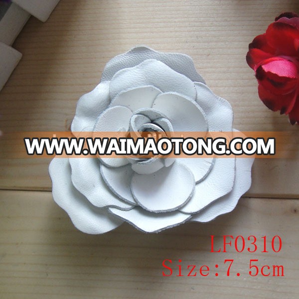 7.5 cm Wholesale white leather brooch flower for women