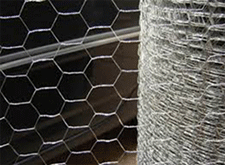 4x4 Hot Sell Galvanized Square me<em></em>tal Fence Posts Welded Wire Mesh Fence and Bends Garden PVC Coated Wire Mesh Fence.